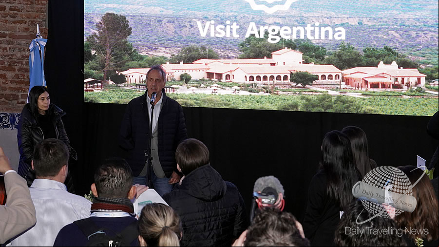 -Scioli aseguró que el turismo es una actividad estratégica que el Gobierno acompaña con desregulació-
